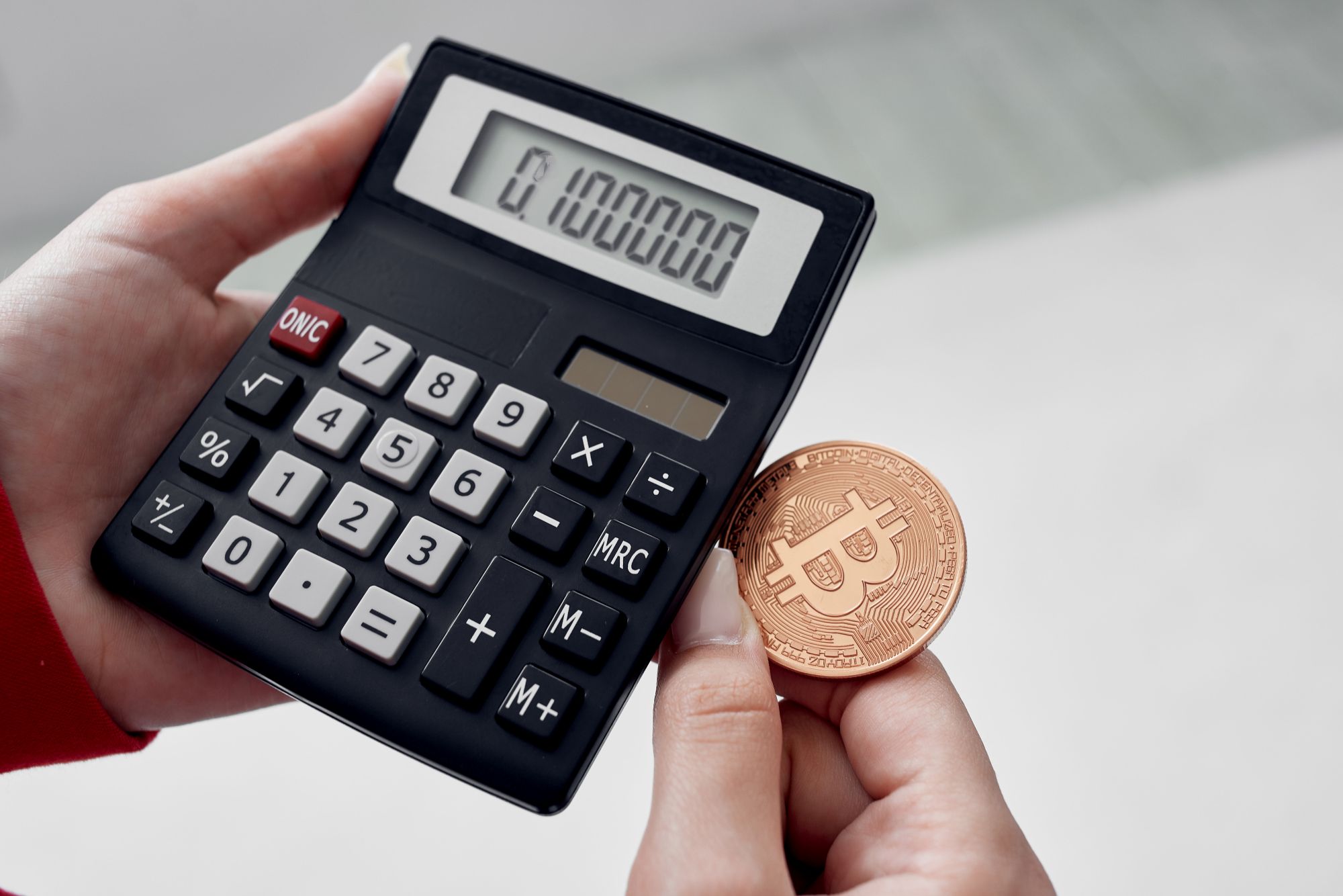 calculator-cryptocurrency-bitcoin-electronic-money-financial-technology-high-quality-photo